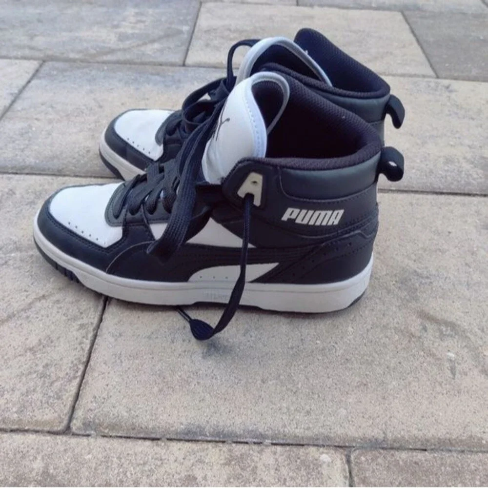 Puma High Top black shoes Kids Size 3